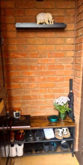 Lovely 2 Bedroom Flat With Free Parking New Southgate Exterior foto