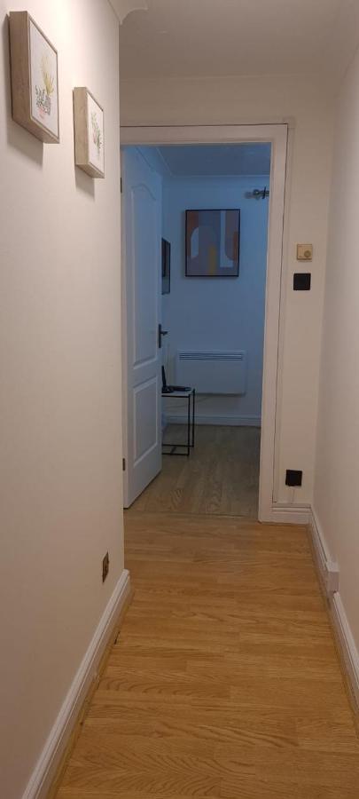 Lovely 2 Bedroom Flat With Free Parking New Southgate Exterior foto